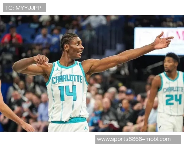 迪亚巴特场均37个前场篮板展现拼搏精神不惧对手人数全力争抢