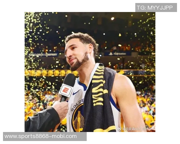 克莱称赞PJ华盛顿具备全明星潜力期待其攻防两端表现更佳 克莱称赞PJ华盛顿具备全明星潜力期待其攻防两端表现更佳